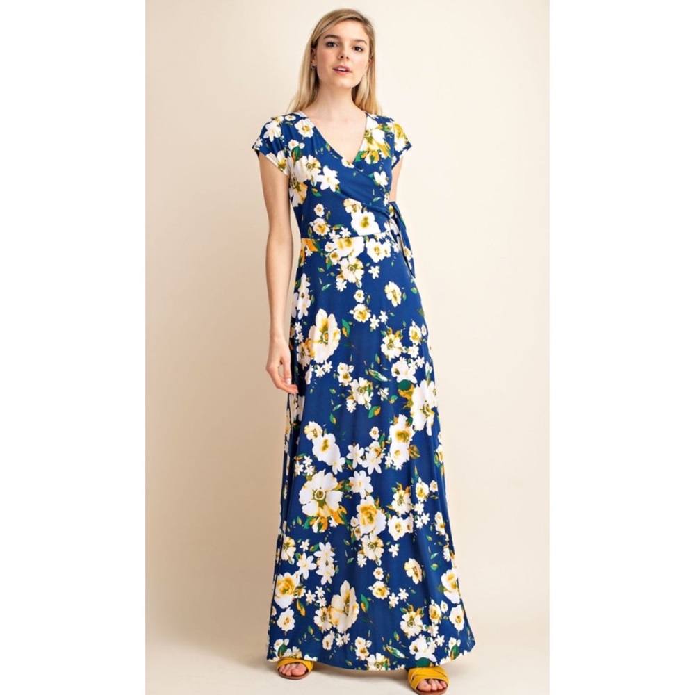 Gilli Stitch Fix Blue Yellow Floral Maxi Dress